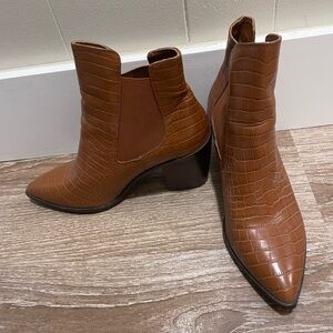 Chinese Laundry Tan Croc-Embossed Ankle Booties